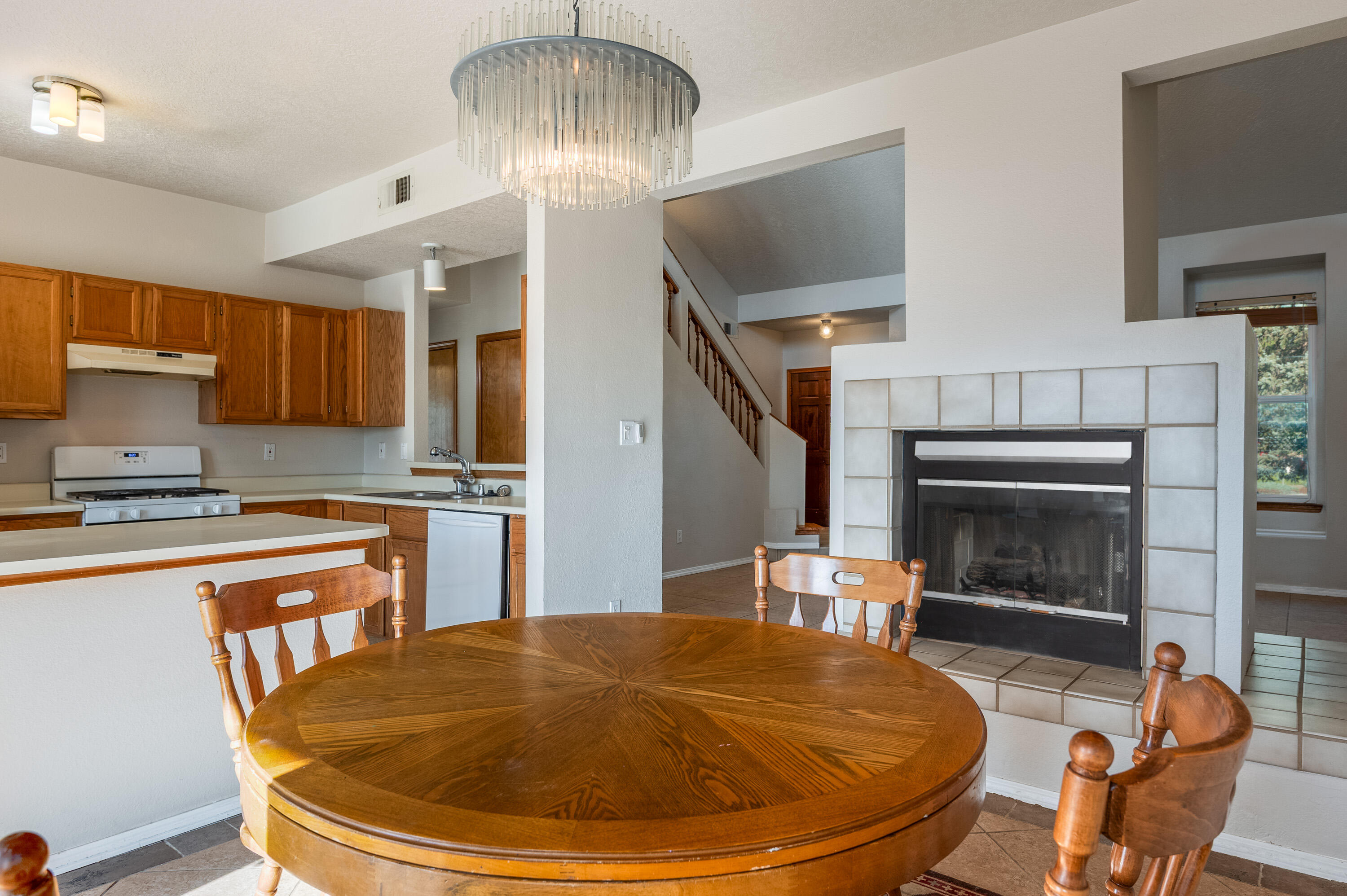 Albuquerque, New Mexico 87120, United States, 3 Bedrooms Bedrooms, ,3 BathroomsBathrooms,Residential,Active,150805