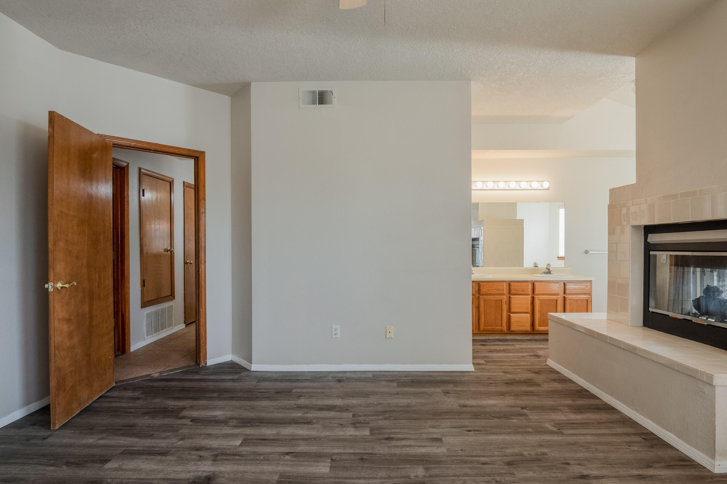 Albuquerque, New Mexico 87120, United States, 3 Bedrooms Bedrooms, ,3 BathroomsBathrooms,Residential,Active,150805