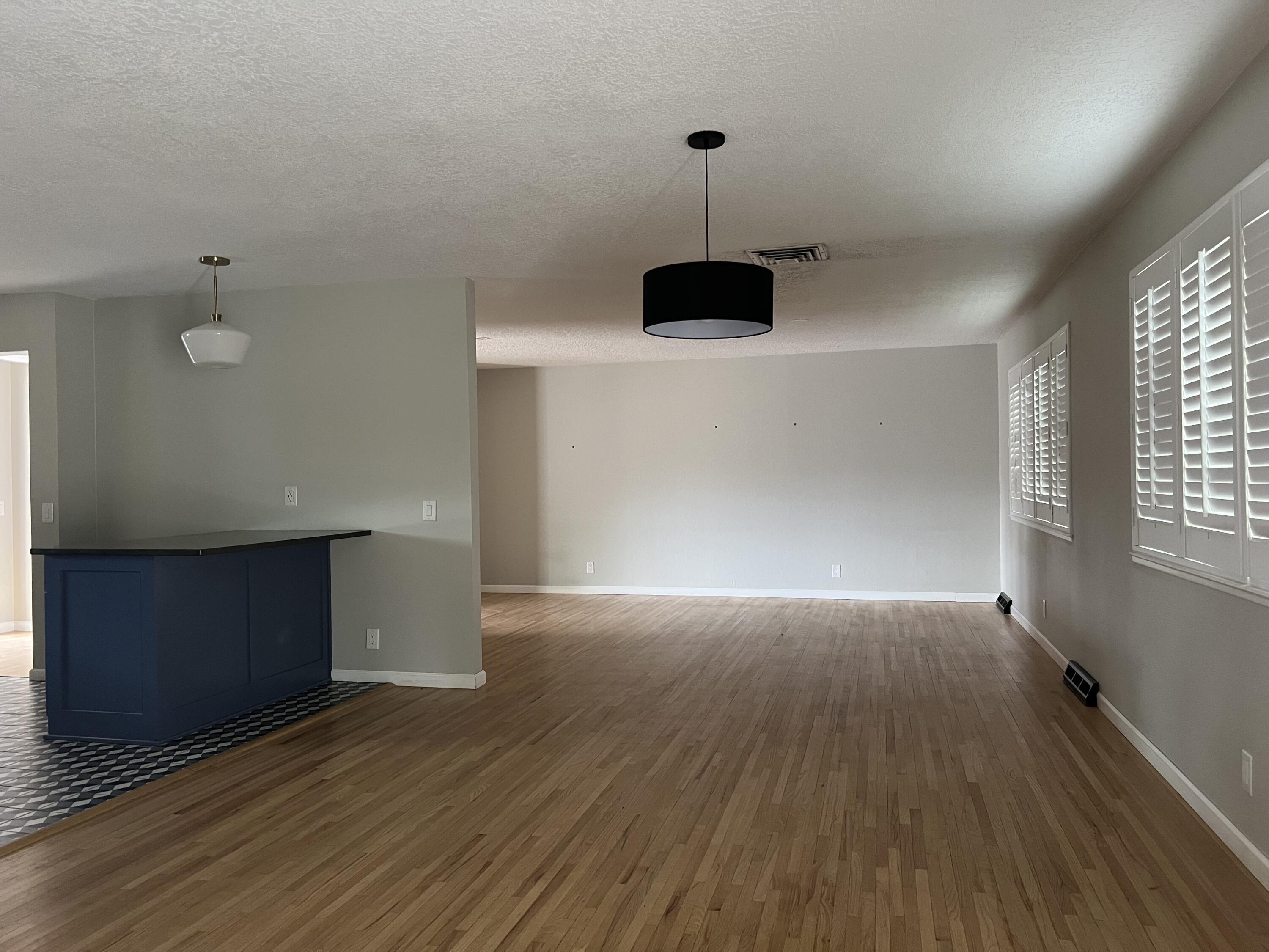 7001 Comanche Road NE