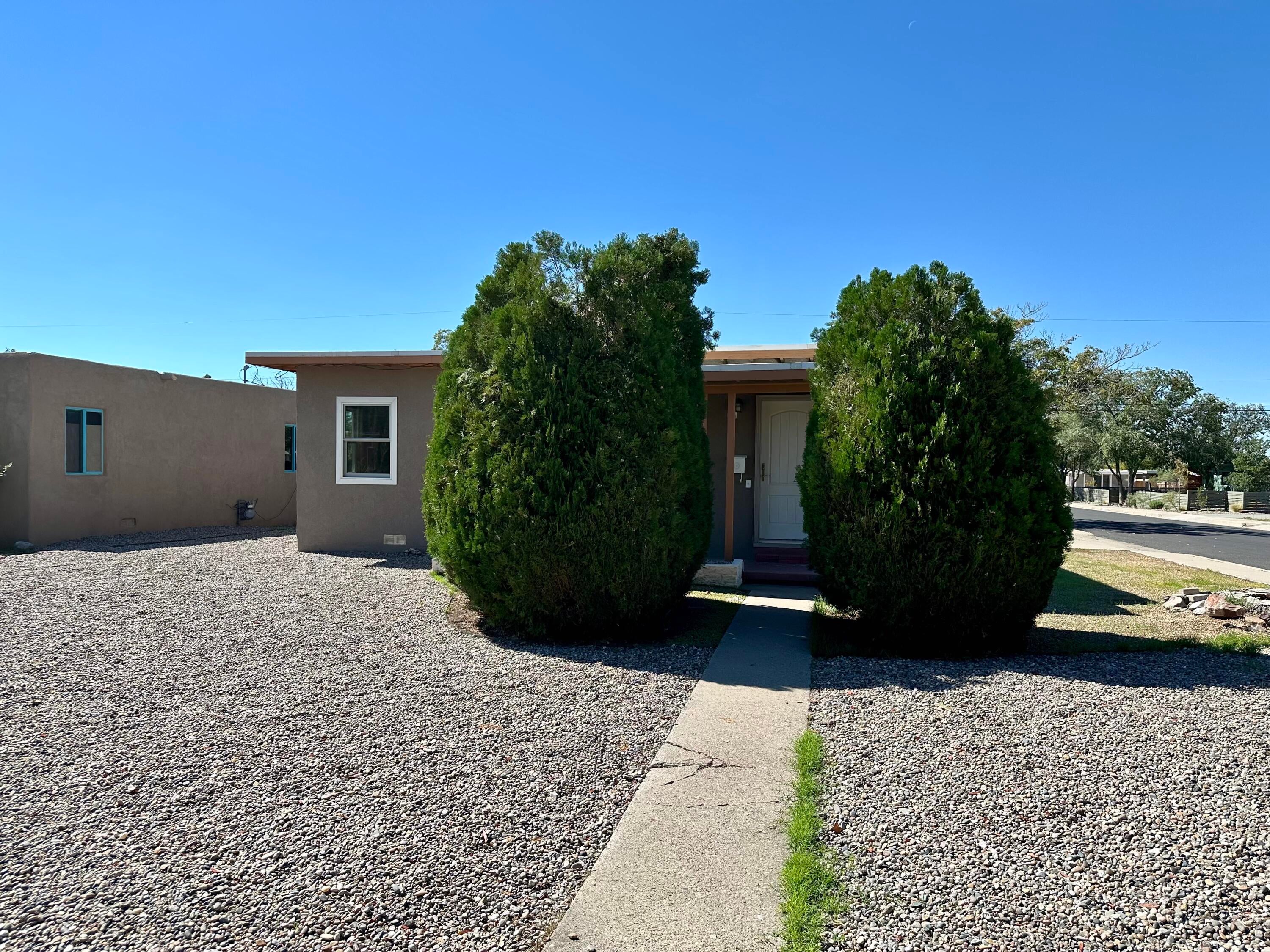 701 Cardenas Drive SE