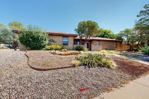 Photo of 8701 Spain Road NE, Albuquerque, NM 87111 (MLS # 1095042)