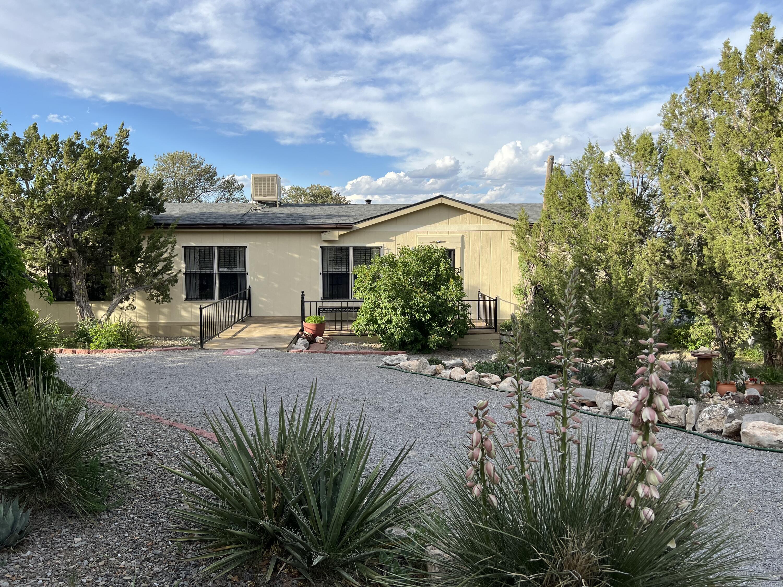 229 Skyline Drive, Edgewood, New Mexico image 1