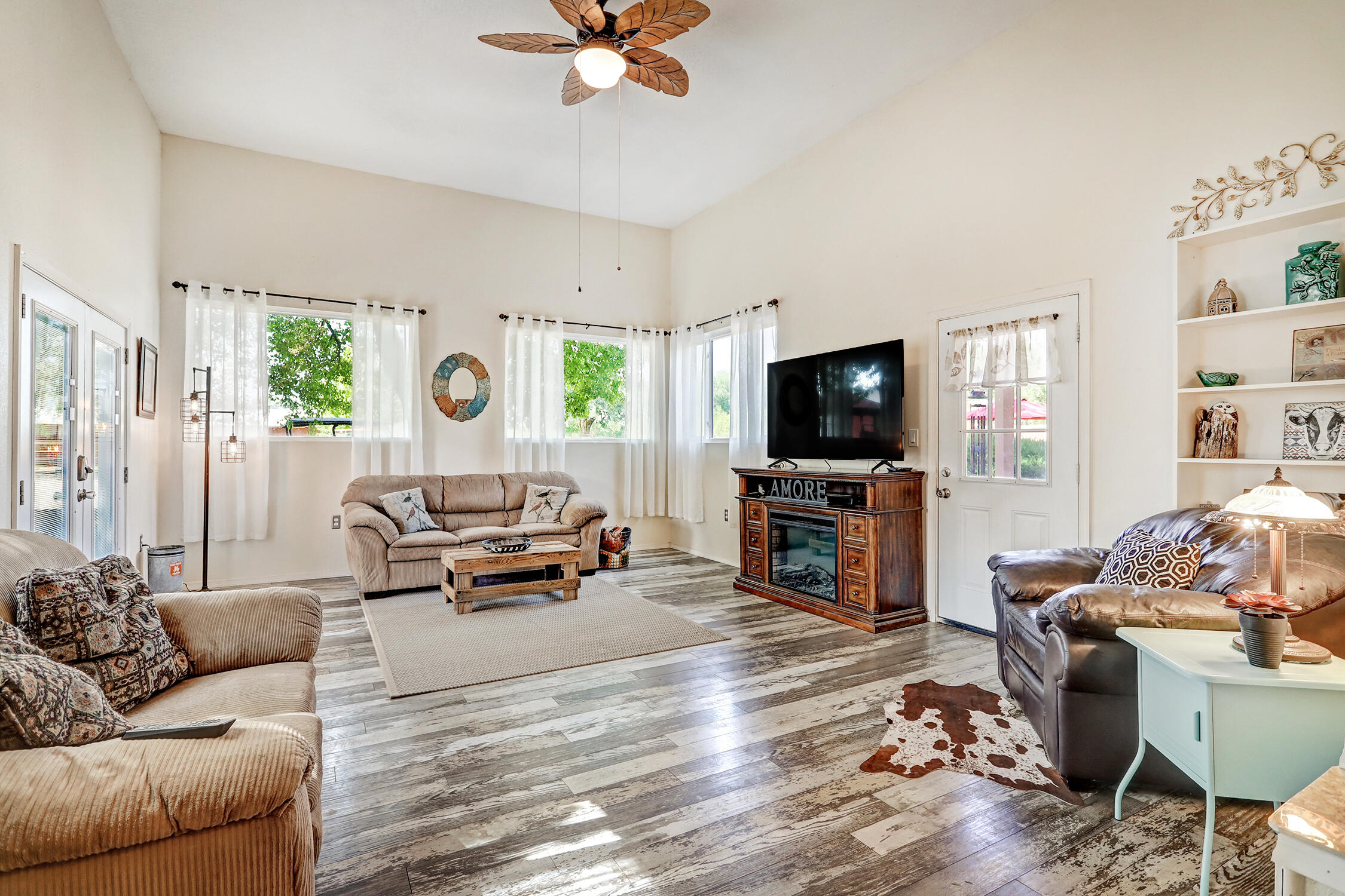355 Esperanza Drive, Bosque Farms, New Mexico image 3