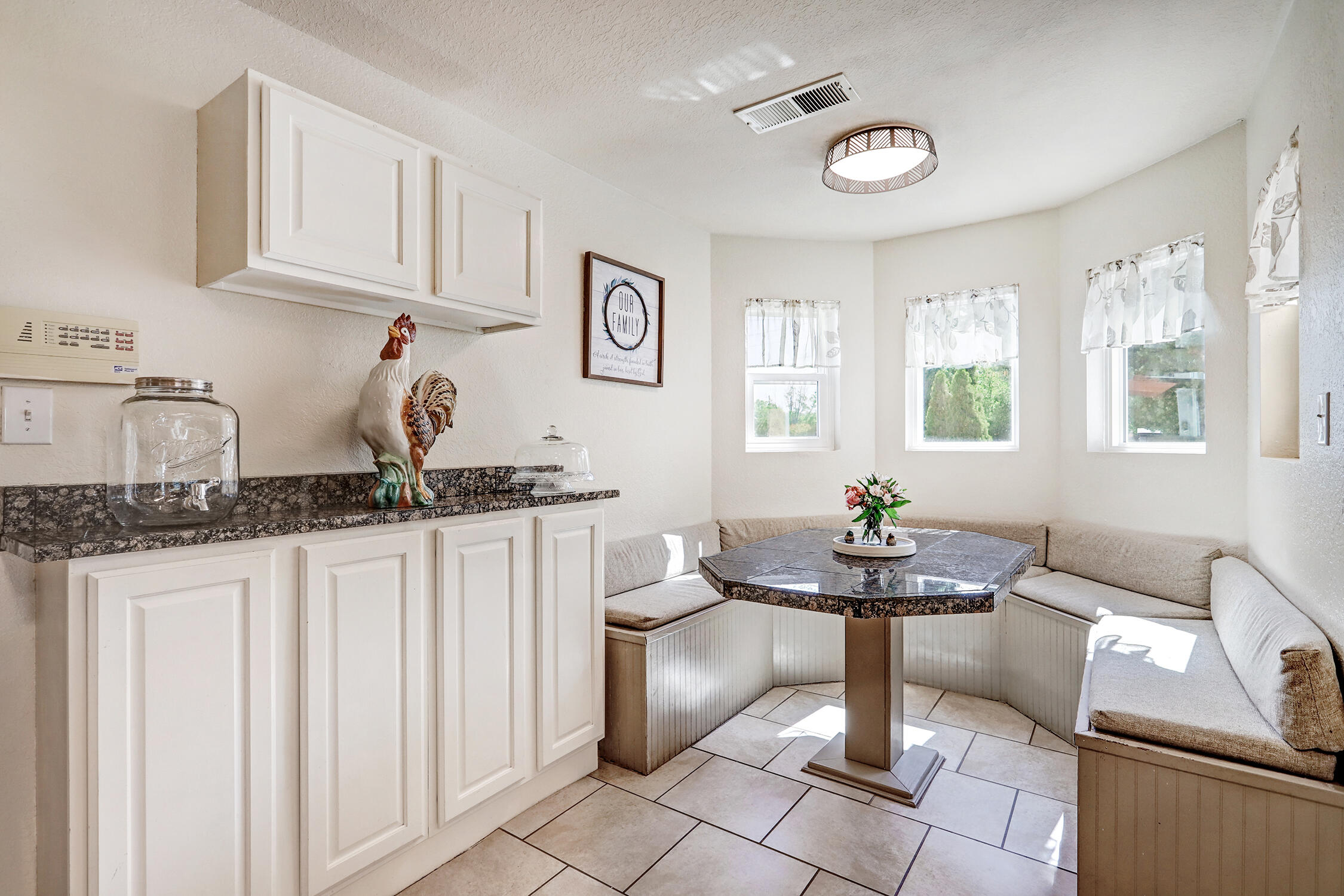 355 Esperanza Drive, Bosque Farms, New Mexico image 6