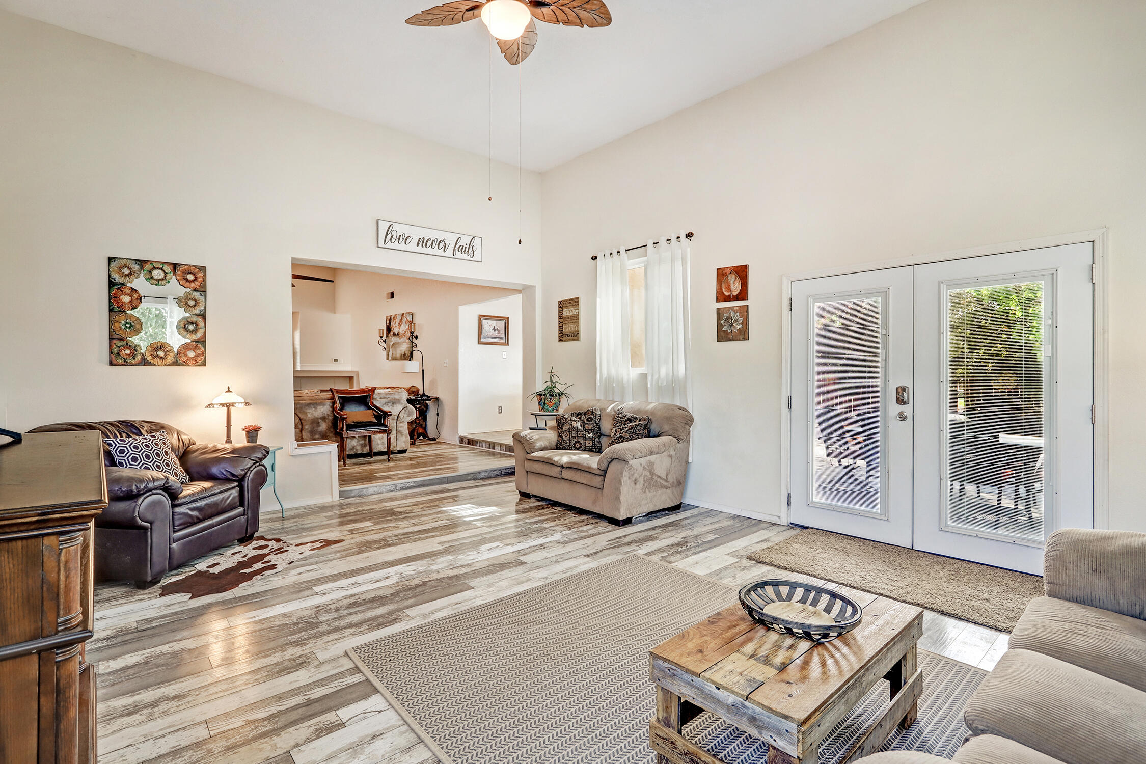 355 Esperanza Drive, Bosque Farms, New Mexico image 4