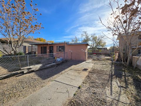 Photo of 1516 Spence Avenue SE, Albuquerque, NM 87106 (MLS # 1094658)