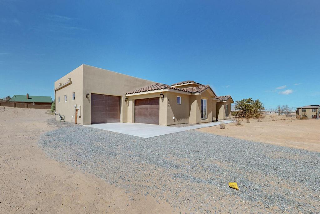 609 Essex Road, Rio Rancho, New Mexico image 2