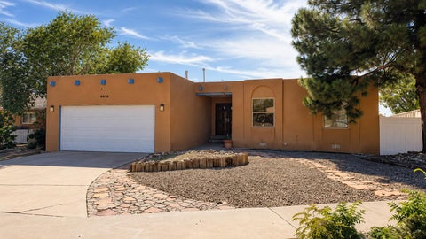 Homes For Sale - 2709 Georgene Drive<br/> Bernalillo County, Albuquerque, NM 87112