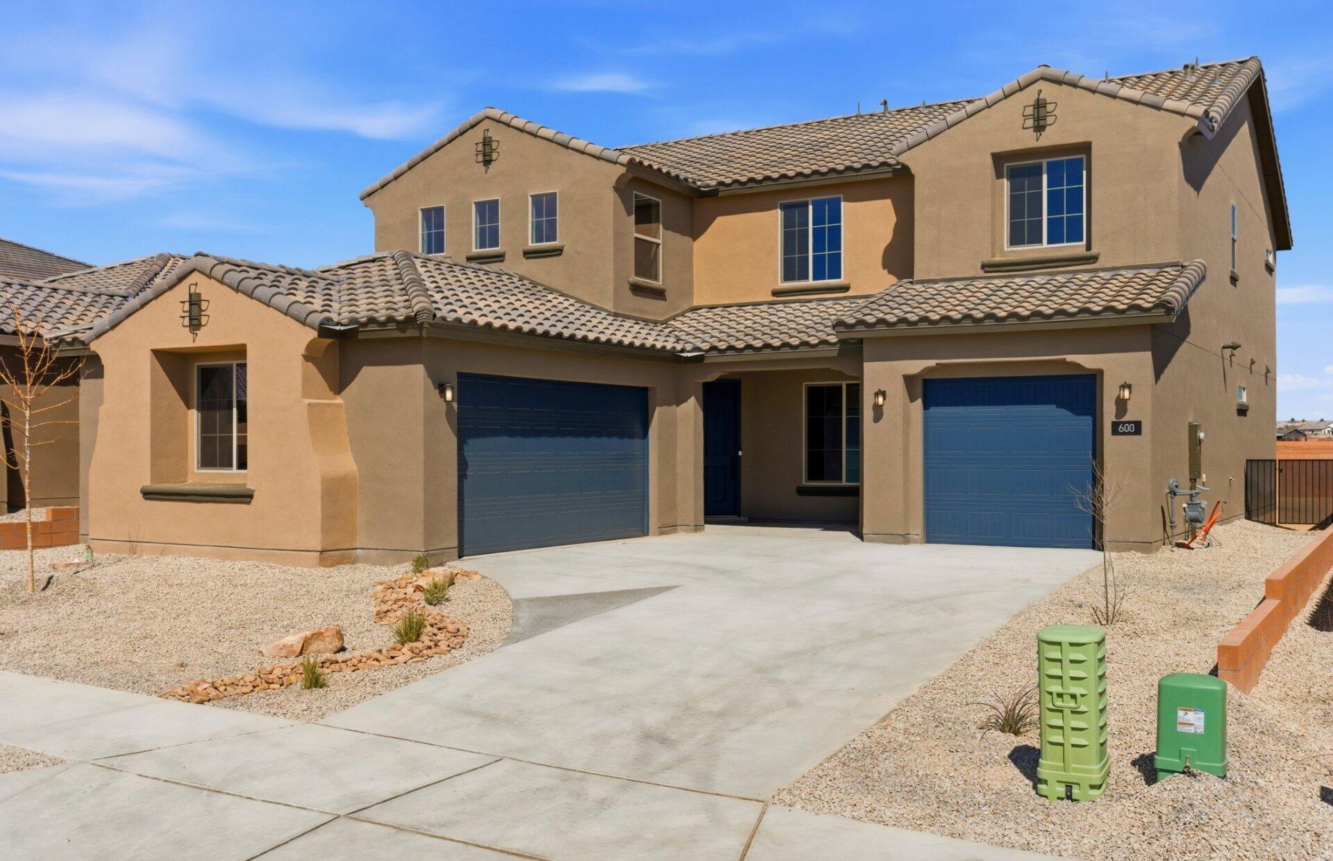 600 Amatista Loop SE