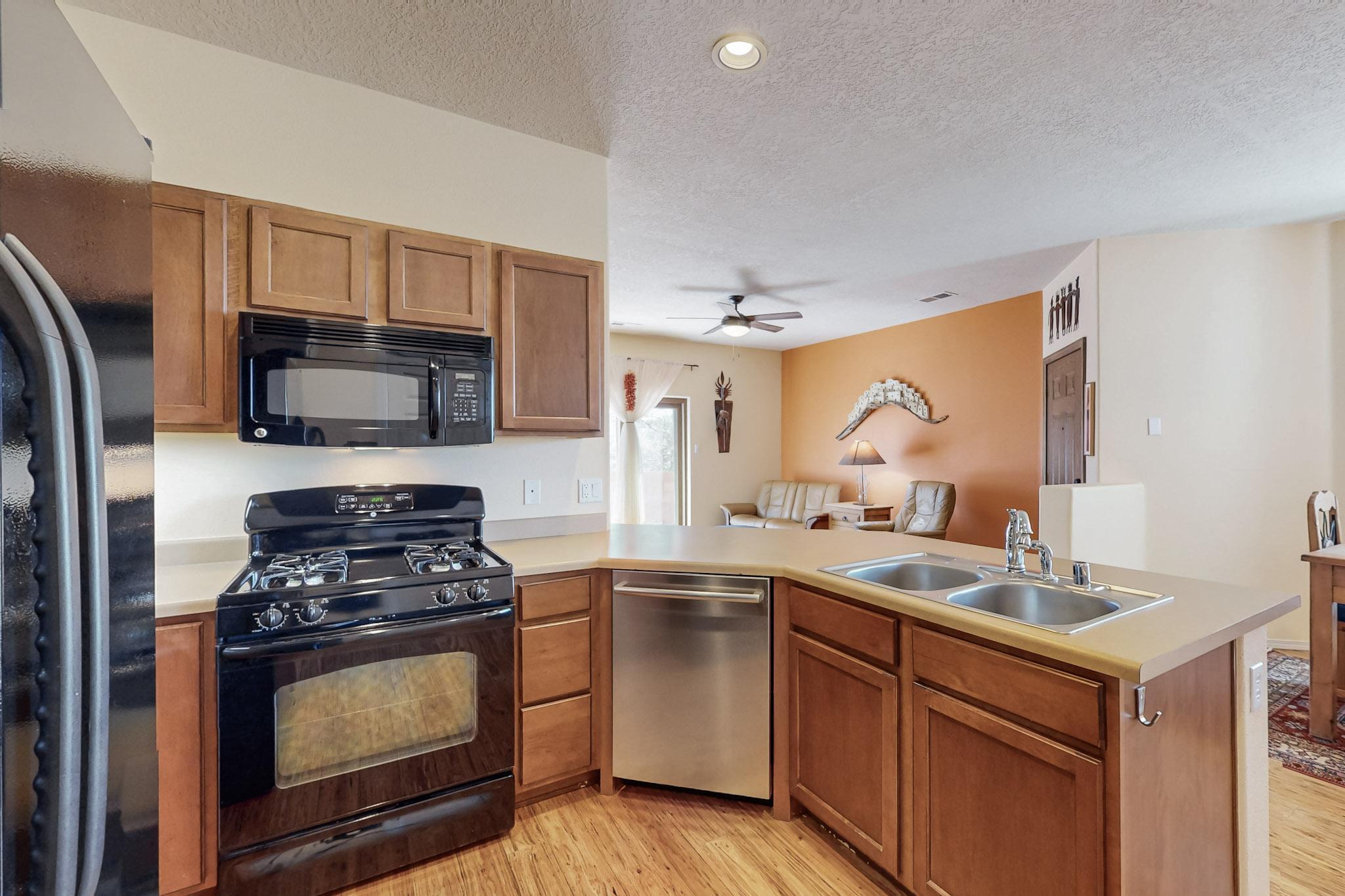 2404 Pelizzano Drive, Rio Rancho, New Mexico image 10