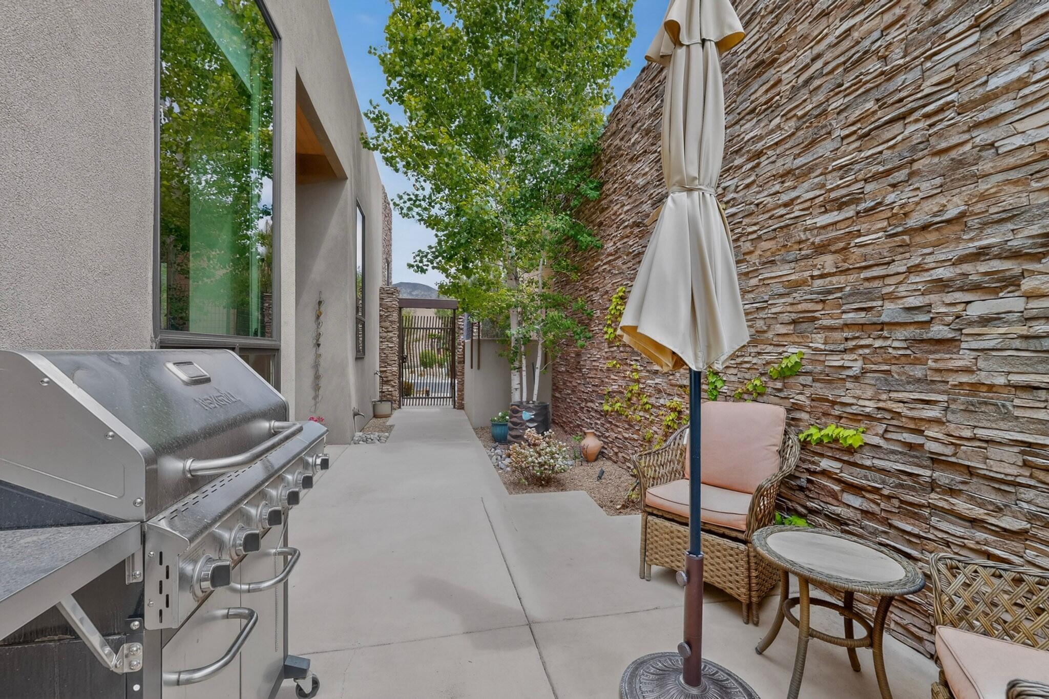 6305 Ghost Flower Trail NE