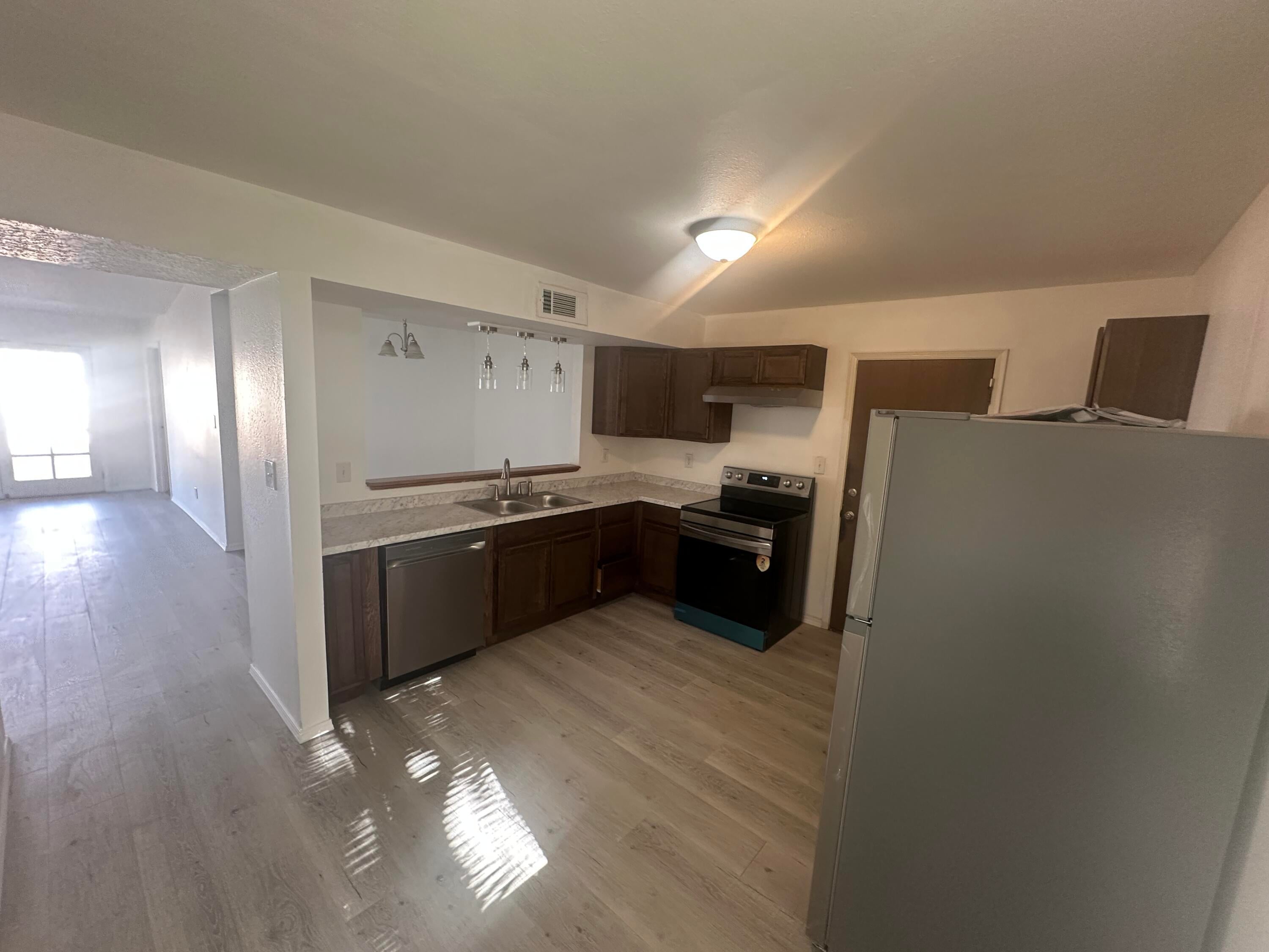 429 Victor Lane SE