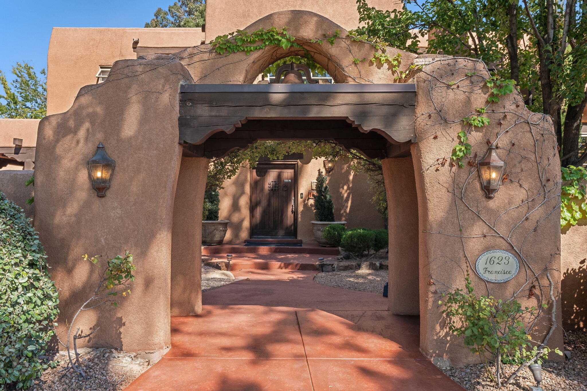 1623 Francisca Road NW