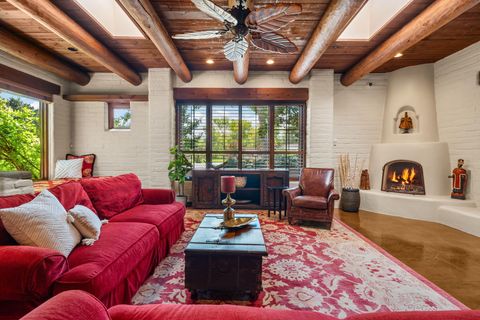 Photo of 1623 Francisca Road NW, Los Ranchos, NM 87107 (MLS # 1093092)