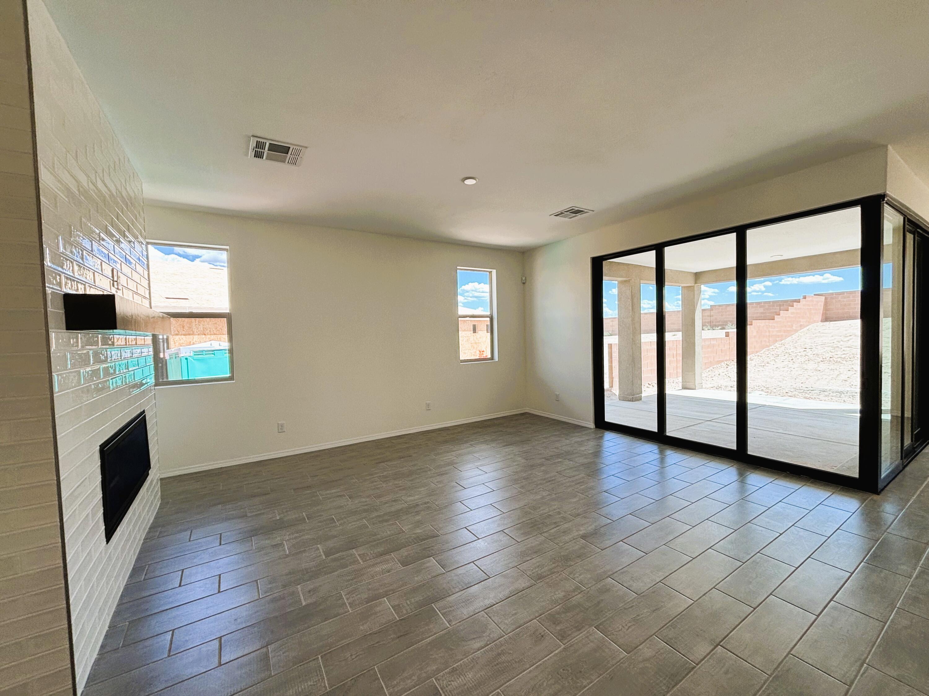 2132 Viviane Loop NE