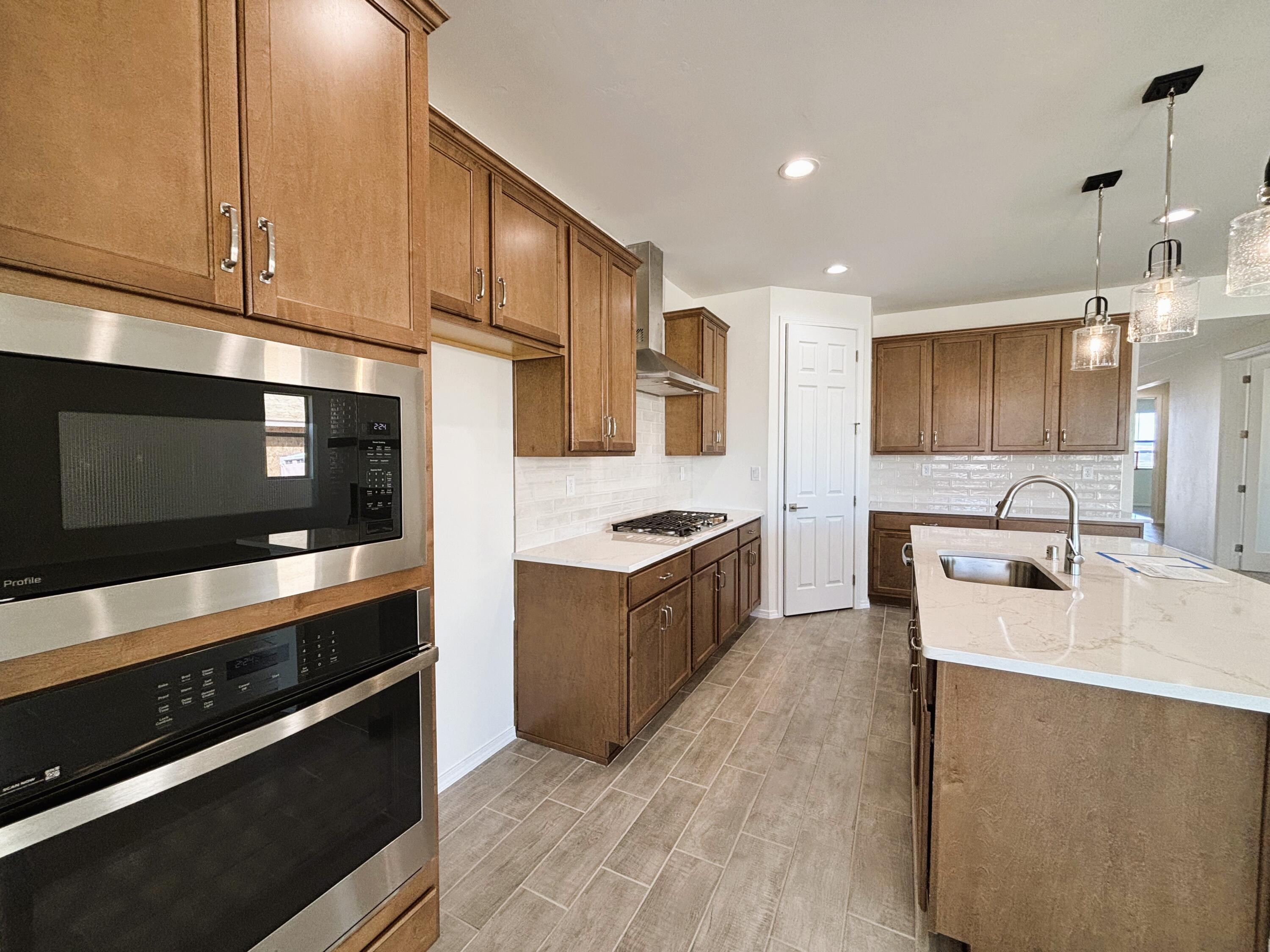 2132 Viviane Loop NE