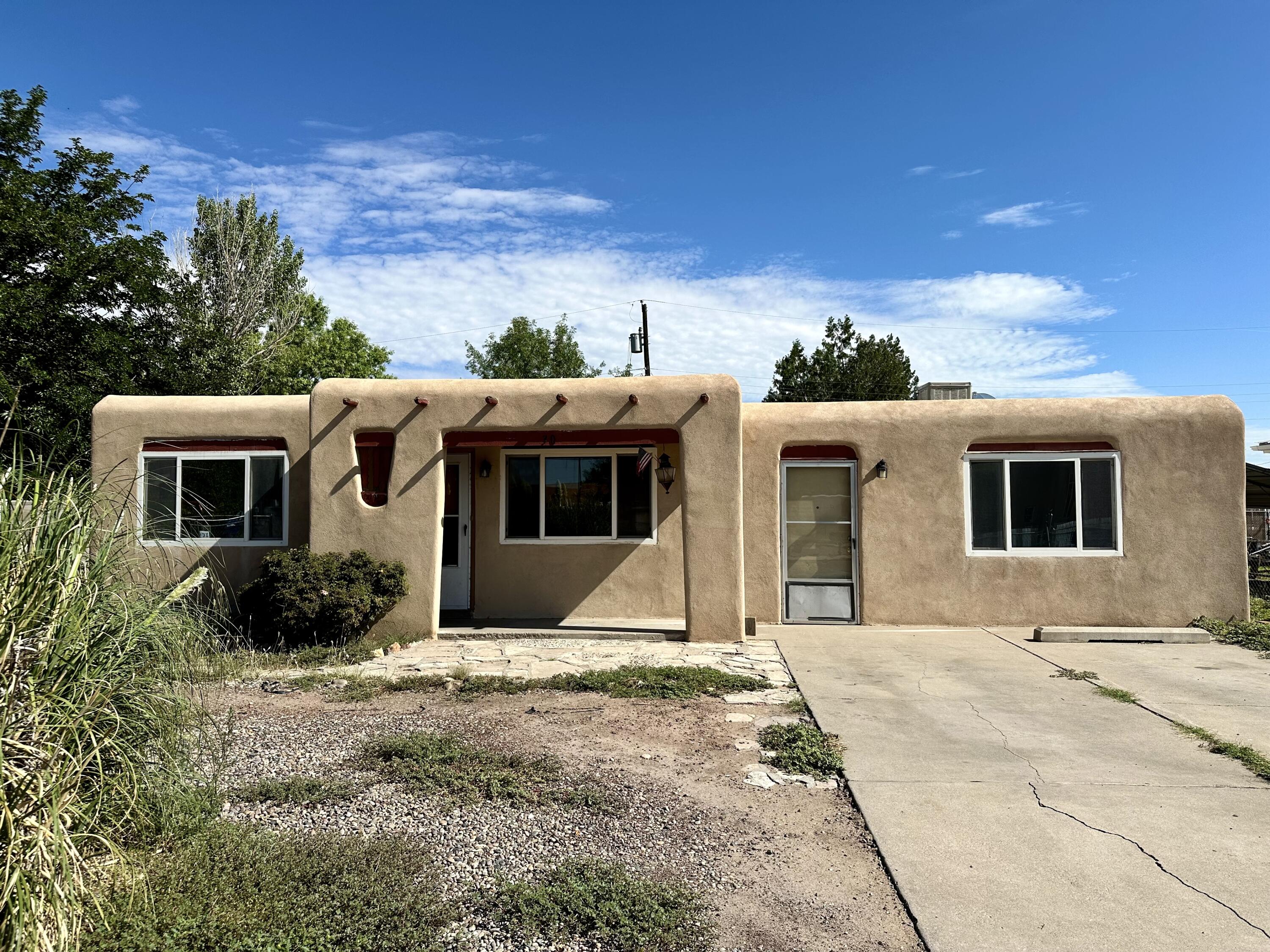 304 Coronado Street, Los Lunas, New Mexico image 2