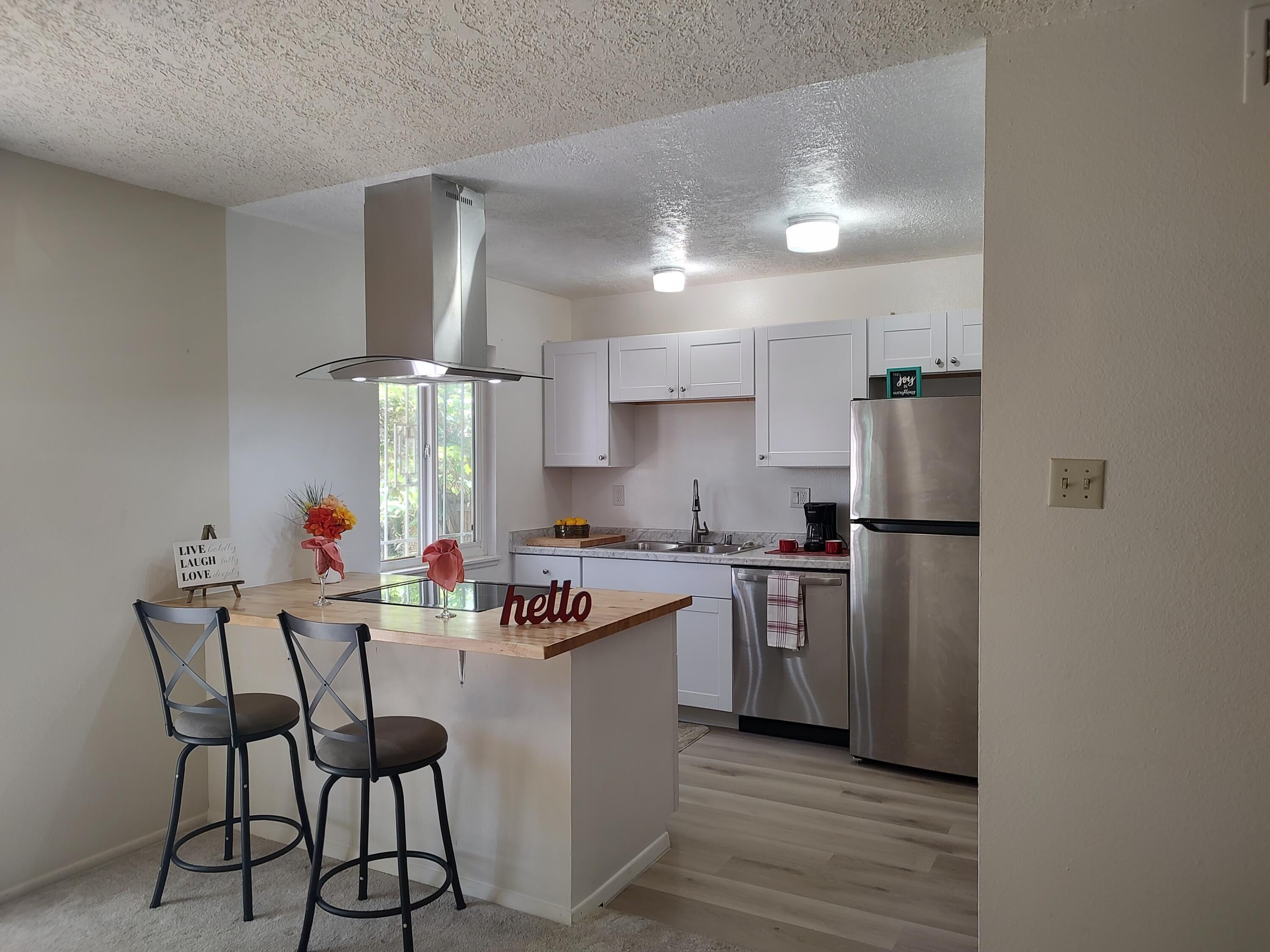 500 Circulo Gallegos NW