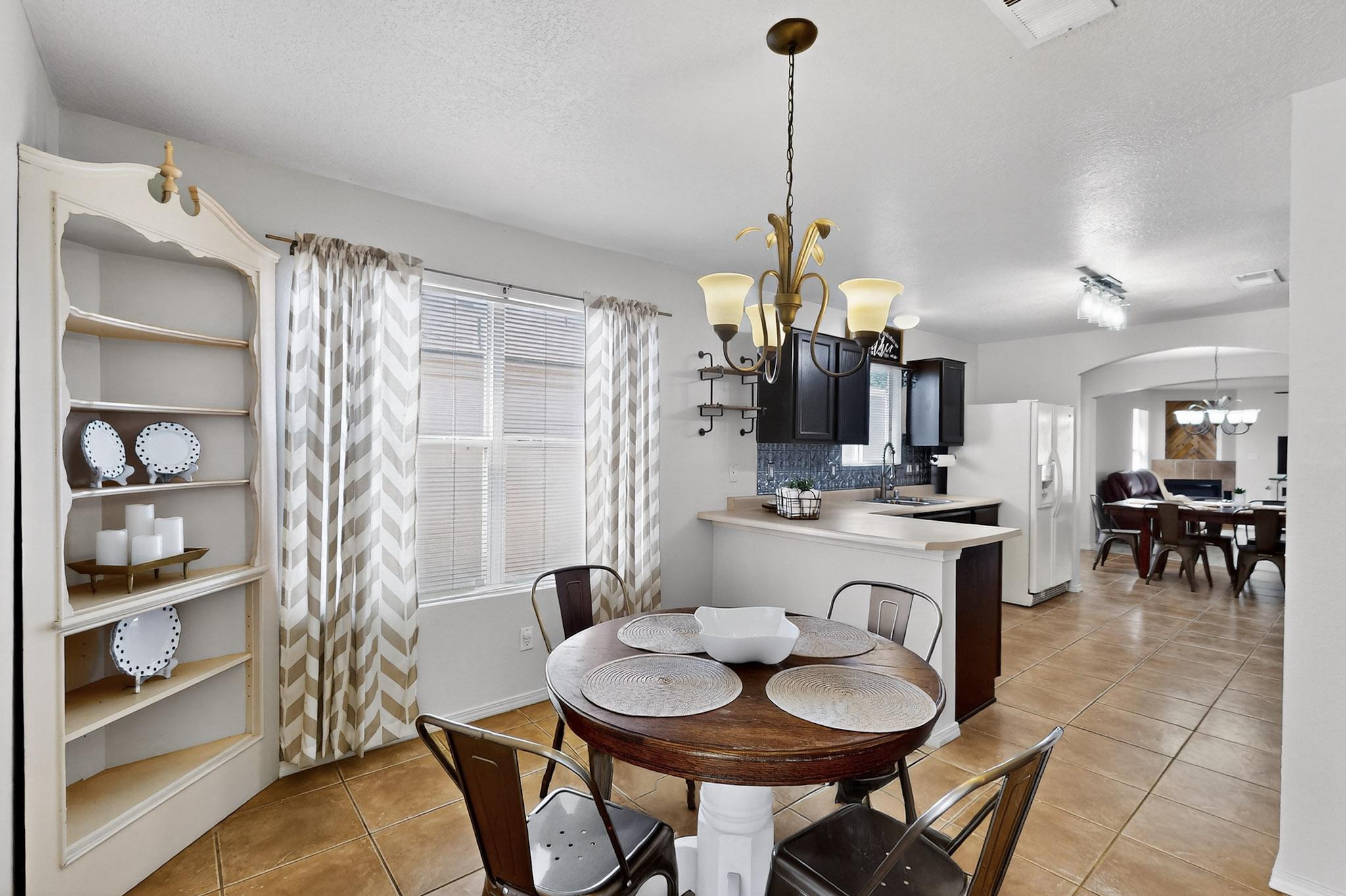 647 Painted Sky Place, Albuquerque, New Mexico image 2