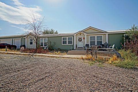 570 MEADOWLAKE Road Los Lunas NM 87031