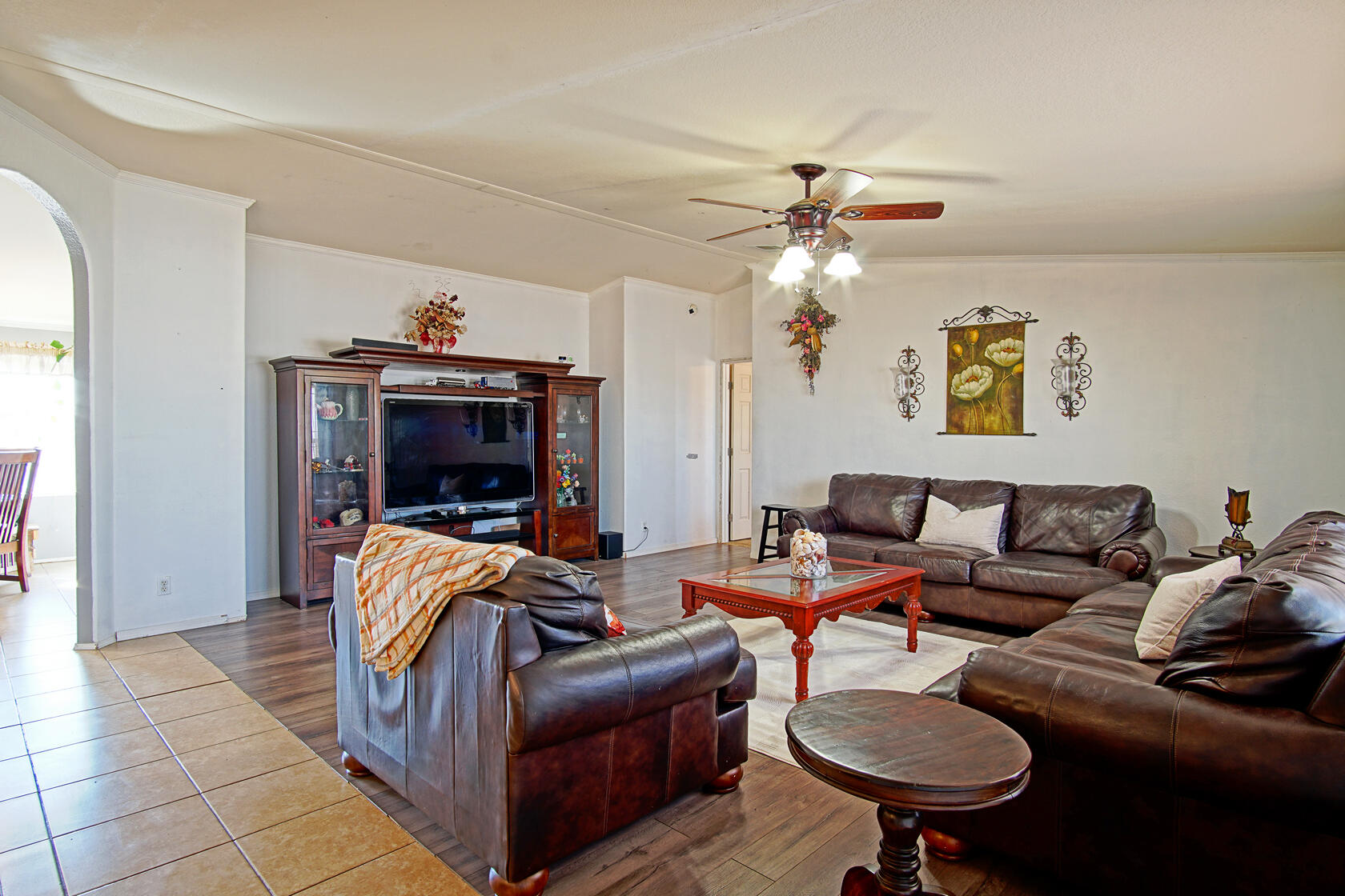 570 Meadowlake Road, Los Lunas, New Mexico image 4