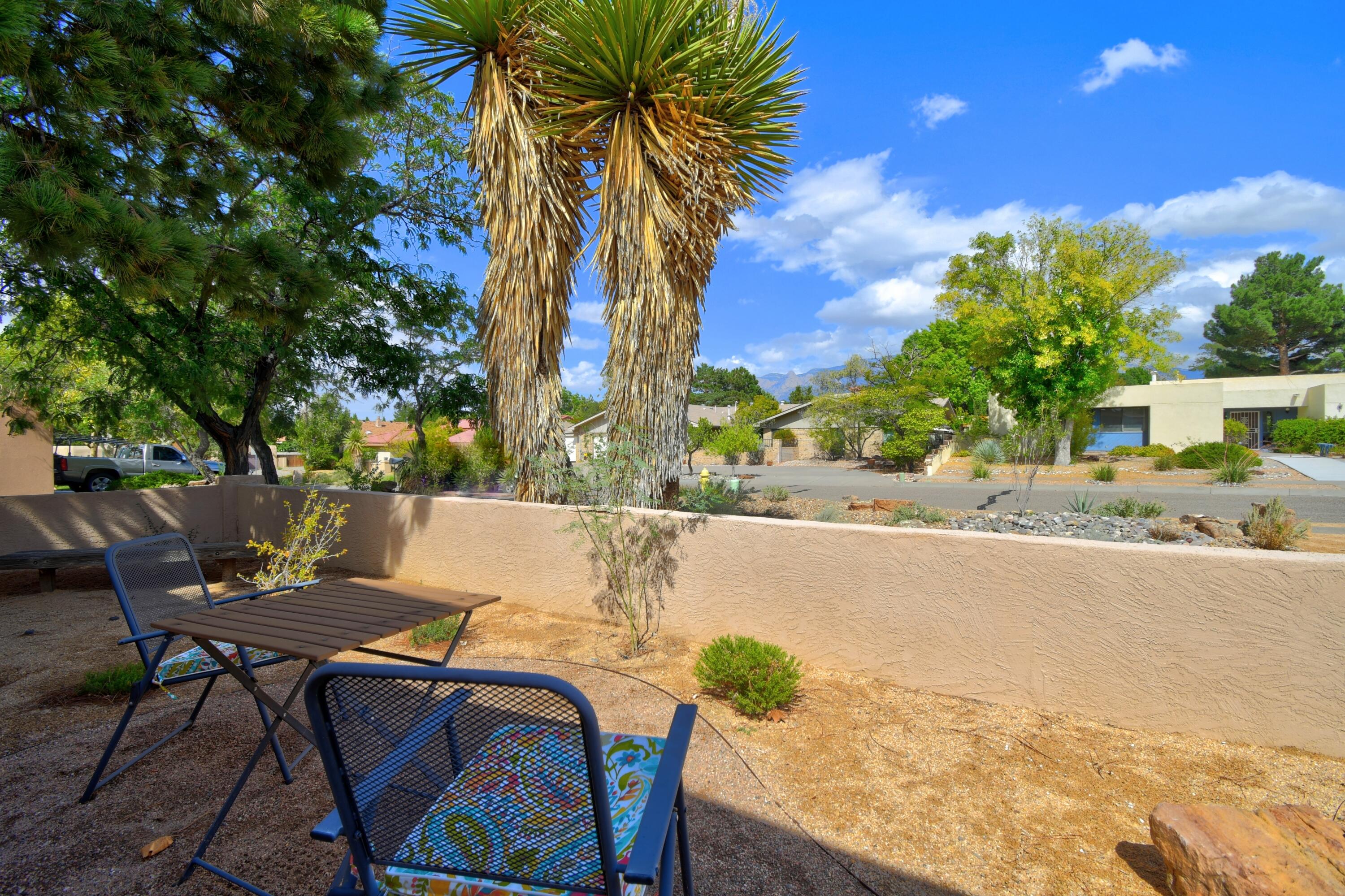 5613 Cometa Court NE