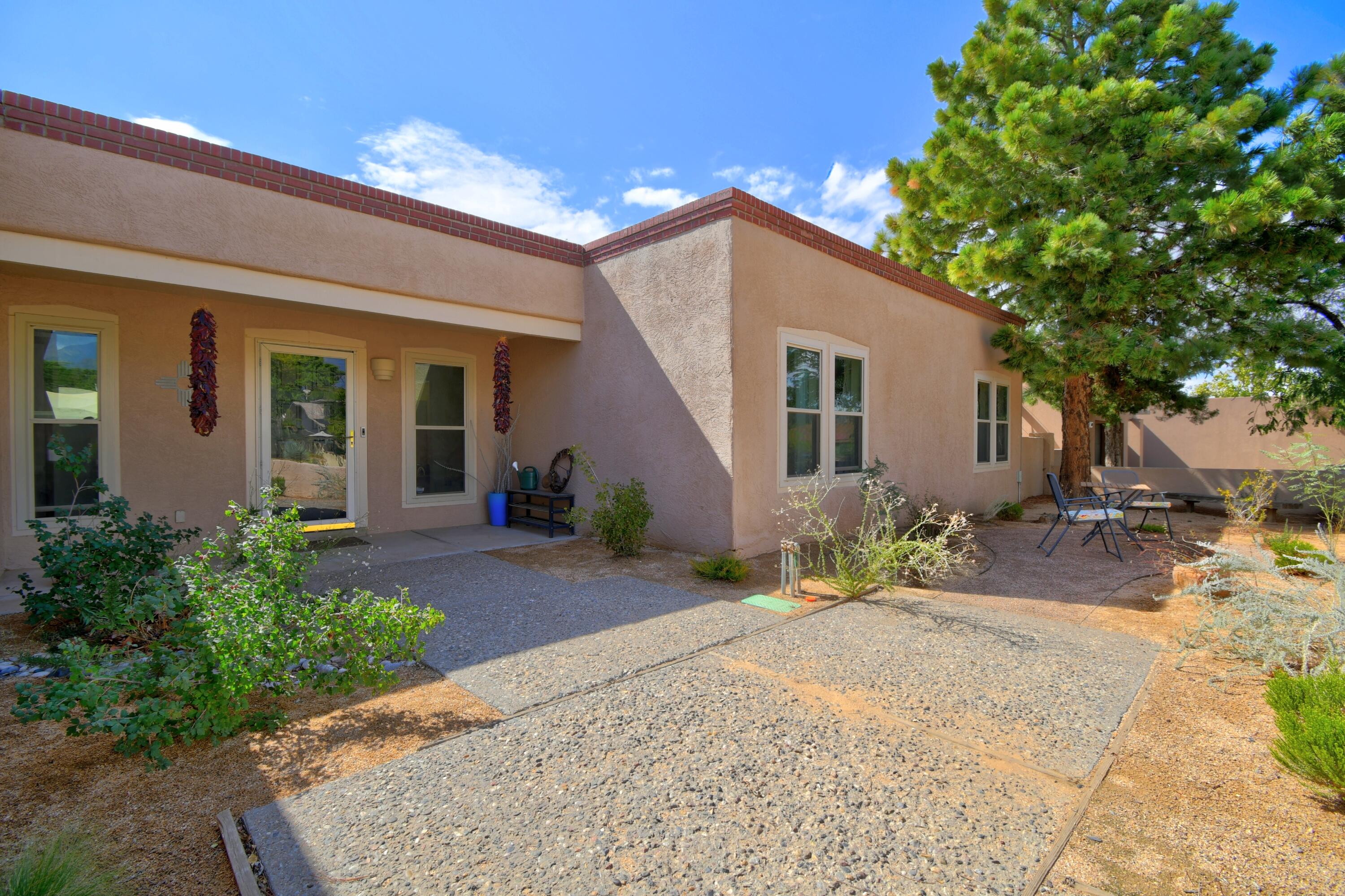 5613 Cometa Court NE