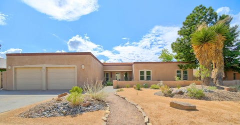 Photo of 5613 Cometa Court NE, Albuquerque, NM 87111 (MLS # 1111260)
