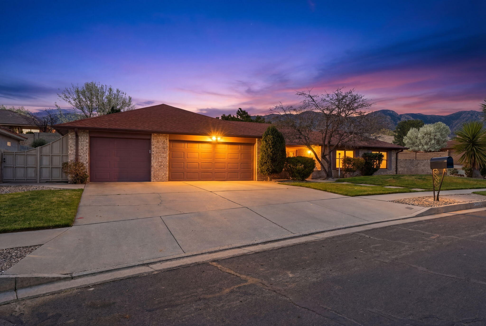 5700 Royal Oak Drive NE