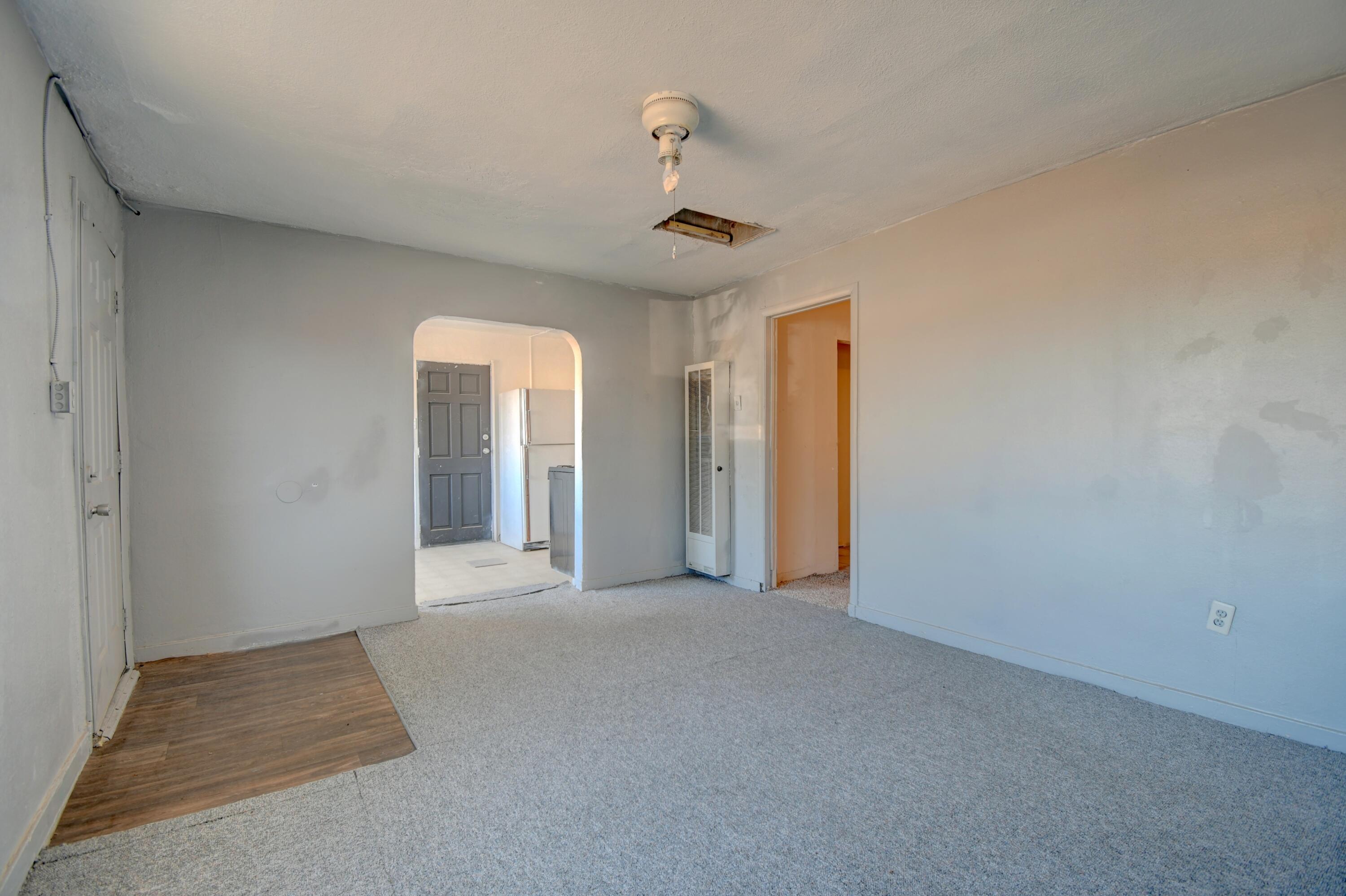 318 Wisconsin Street NE