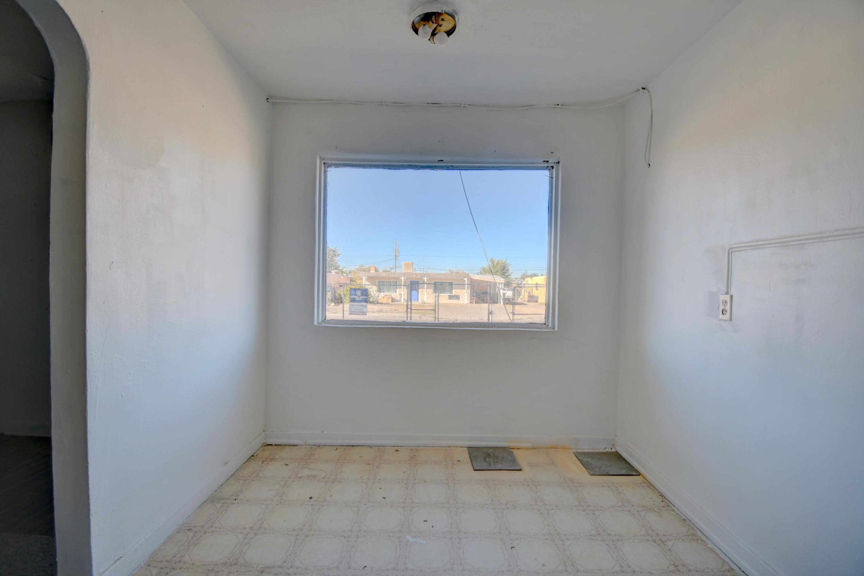 318 Wisconsin Street NE