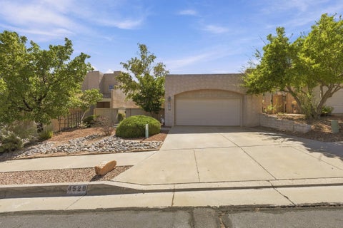 Homes For Sale - 4520 Miramar Drive<br/> Albuquerque, NM 87114