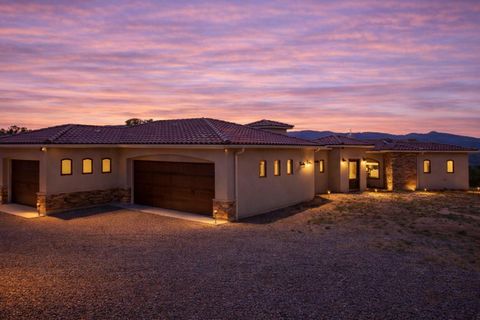 Photo of 39 Nature Pointe Drive, Tijeras, NM 87059 (MLS # 1097442)