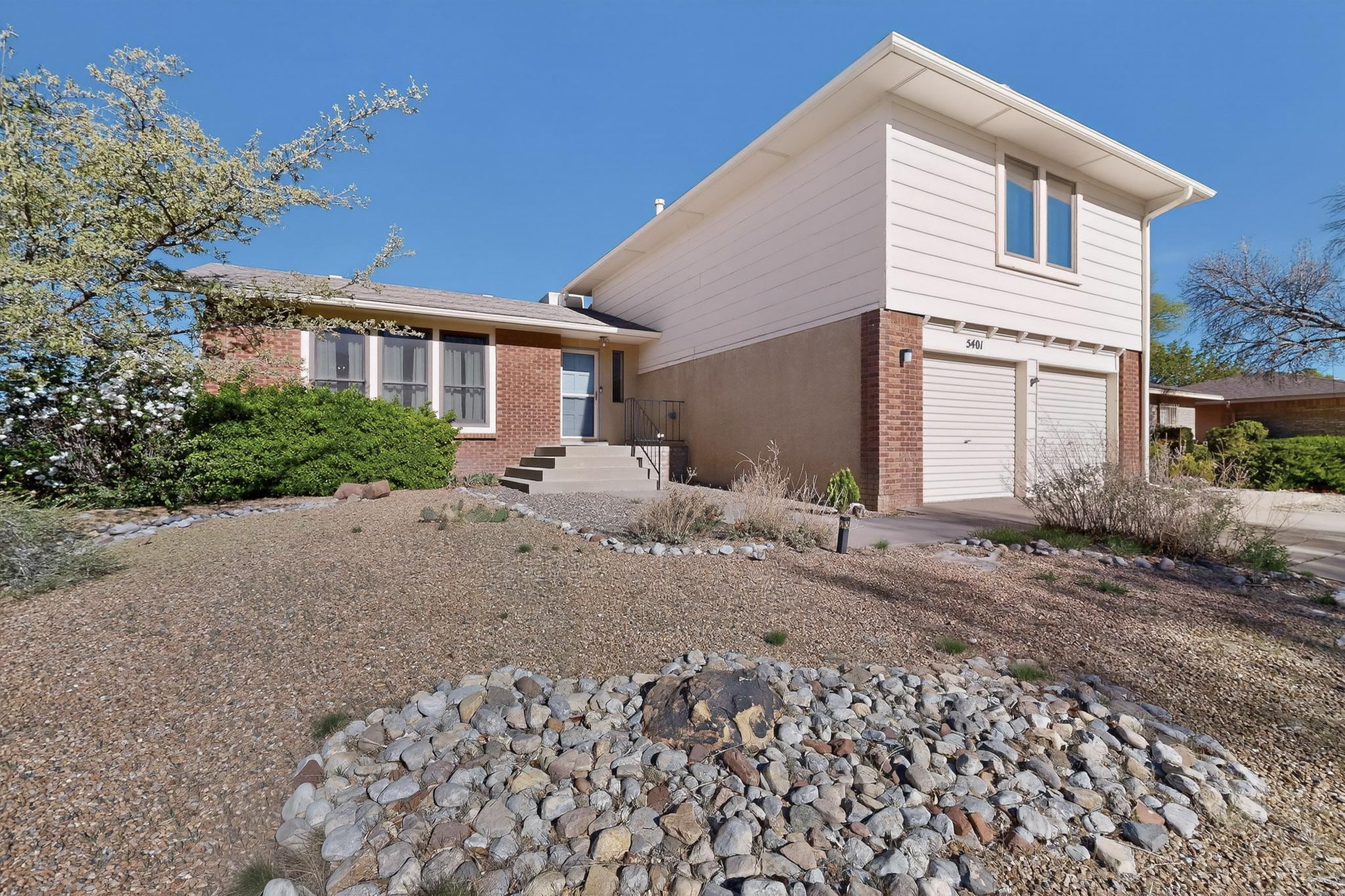 5401 Camino Sandia NE