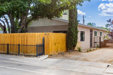 Homes For Sale - 917 8th Street<br/> Bernalillo County, Albuquerque, NM 87102