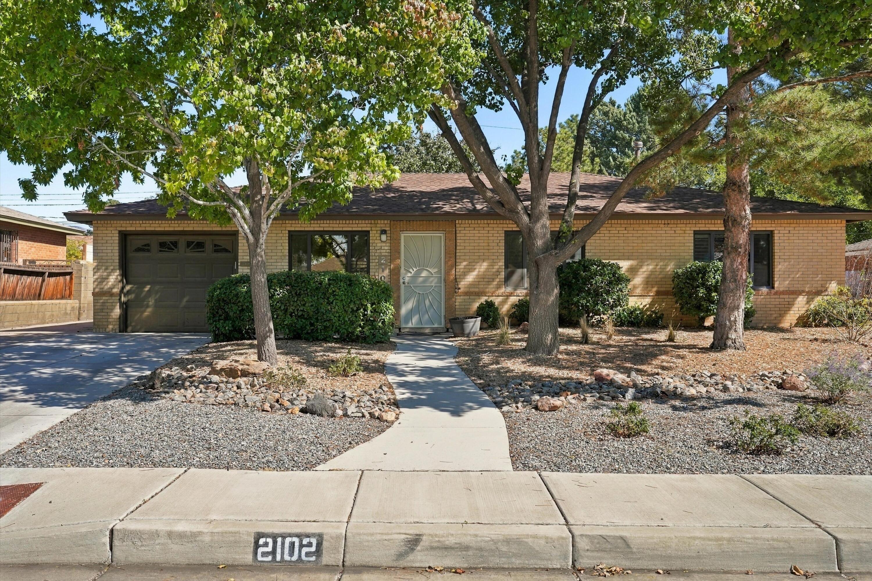 2102 Hendola Drive NE
