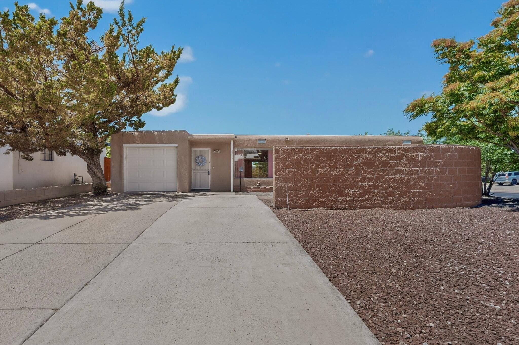3511 La Veta Drive NE
