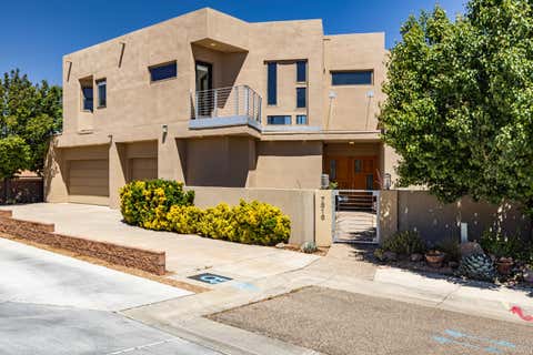 Photo of 7816 Florence Avenue NE, Albuquerque, NM 87122 (MLS # 1109729)