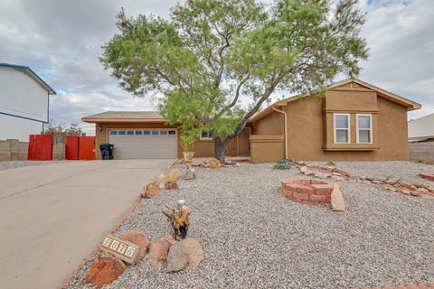Homes For Sale - 4076 Montreal Loop<br/> Rio Rancho, NM 87144