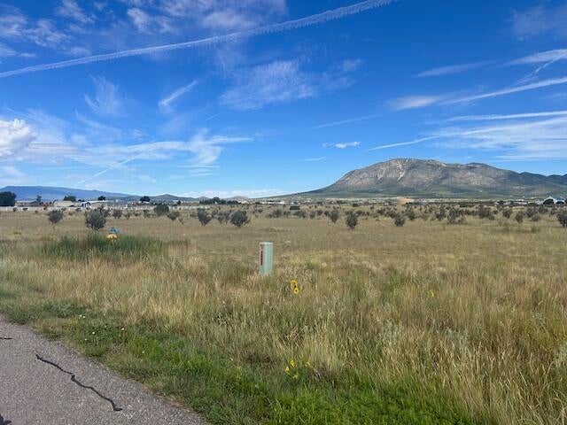 8 Equestrian Park Road