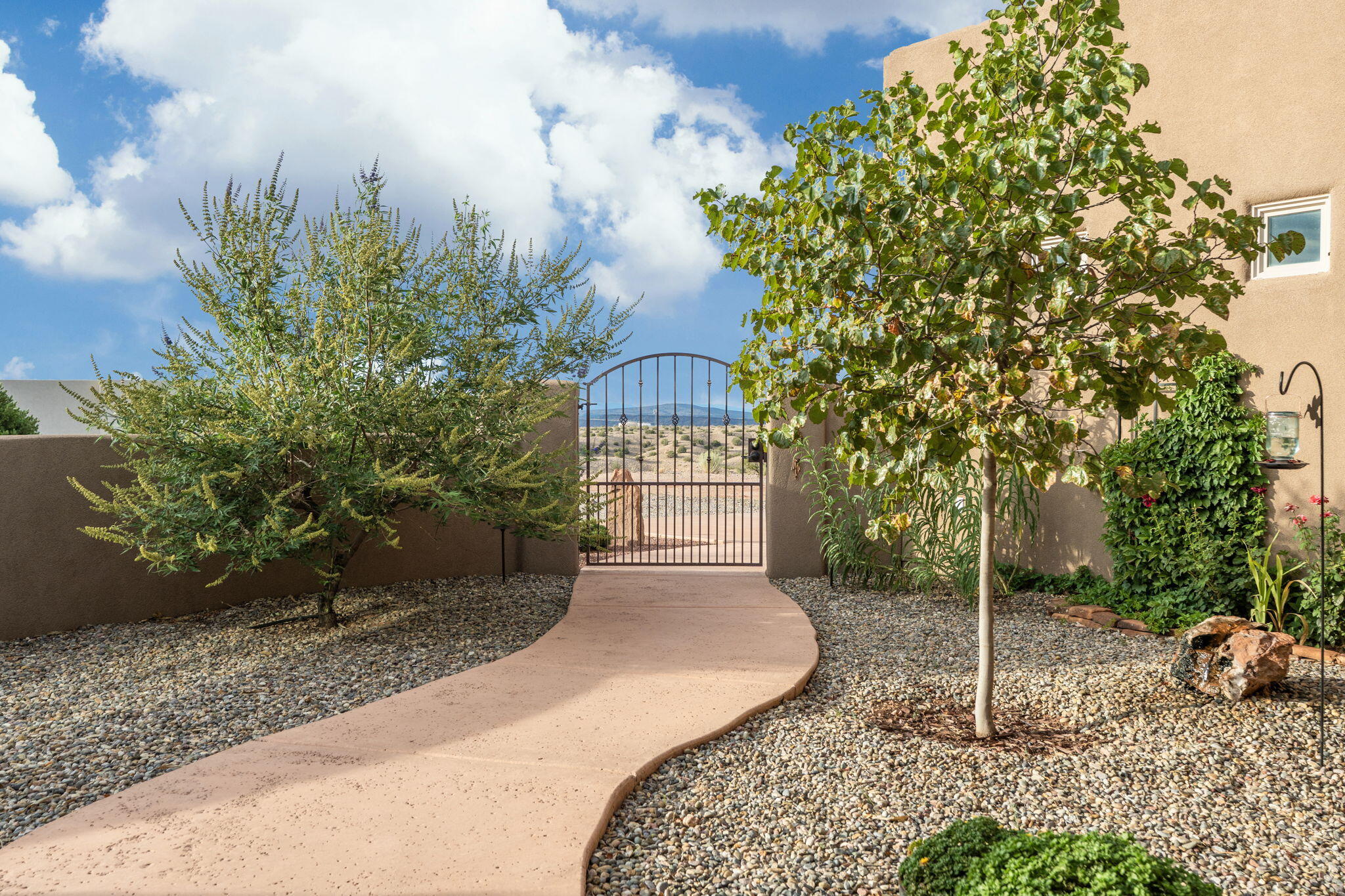 22 Mimbres Court