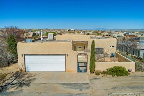 Homes For Sale - 5751 Cody Road<br/> Rio Rancho, NM 87144