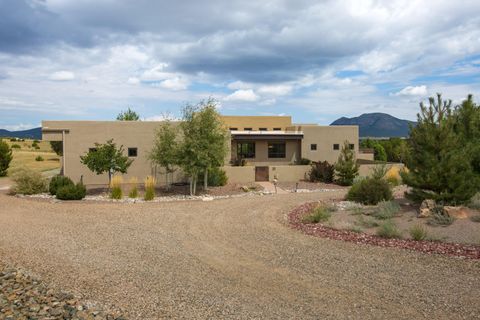 Photo of 31 BOLIVAR Loop, Tijeras, NM 87059 (MLS # 1091610)
