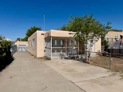 Photo of 821 Ortiz Drive SE, Albuquerque, NM 87108 (MLS # 1108368)