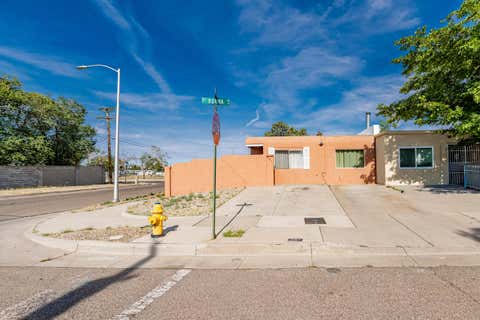 Townhouse For Rent - 201 Burma Drive<br/> Albuquerque, NM 87123