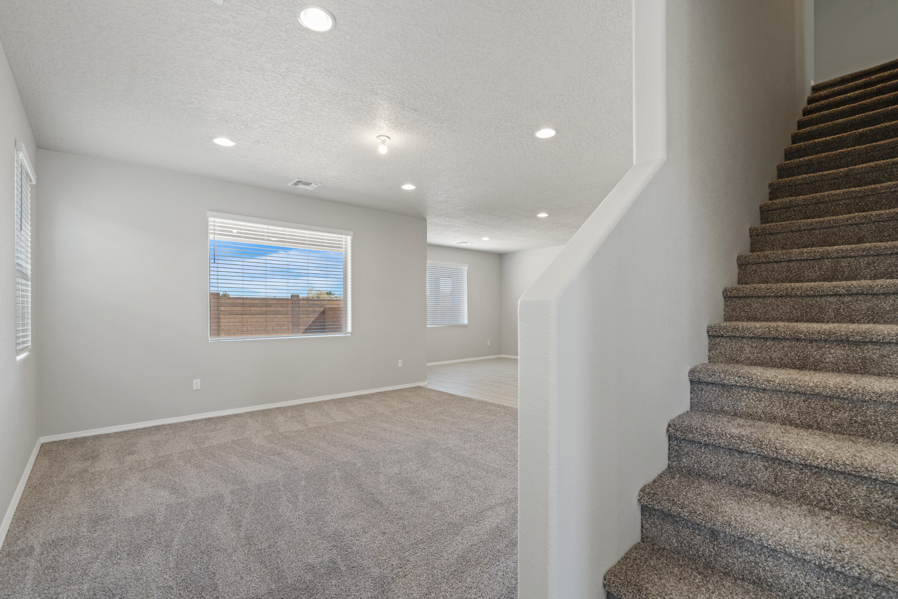 2401 Eglisfield Loop NE