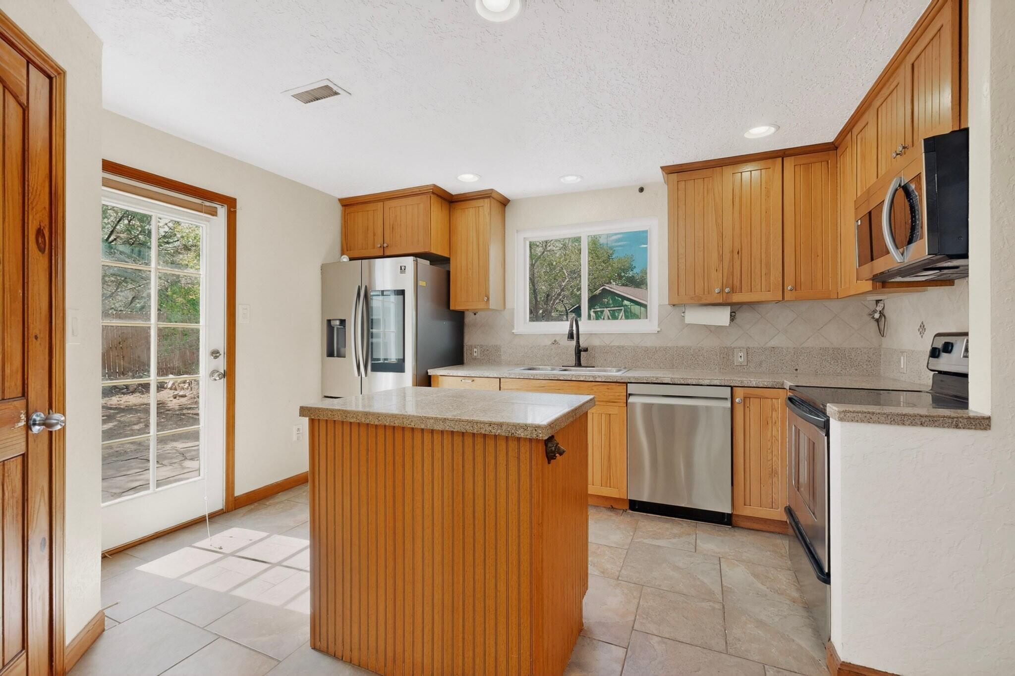 2 Sandia Park Lane