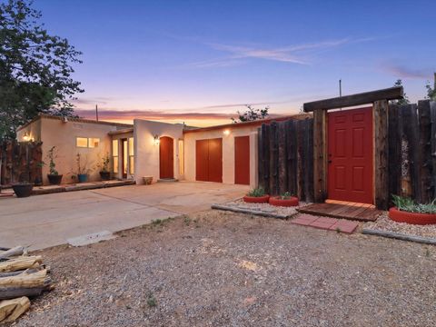 Homes For Sale - 2837 Calle Princesa Juana<br/> Santa Fe, NM 87507