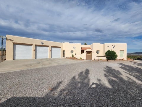 Photo of 10 Underwood Boulevard, Truth or Consequences, NM 87901 (MLS # 1112729)