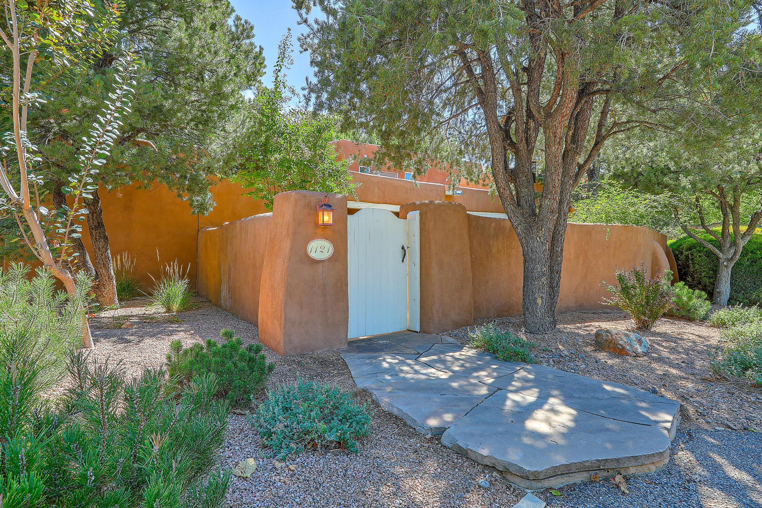 1121 Salamanca Street, Los Ranchos, New Mexico image 3